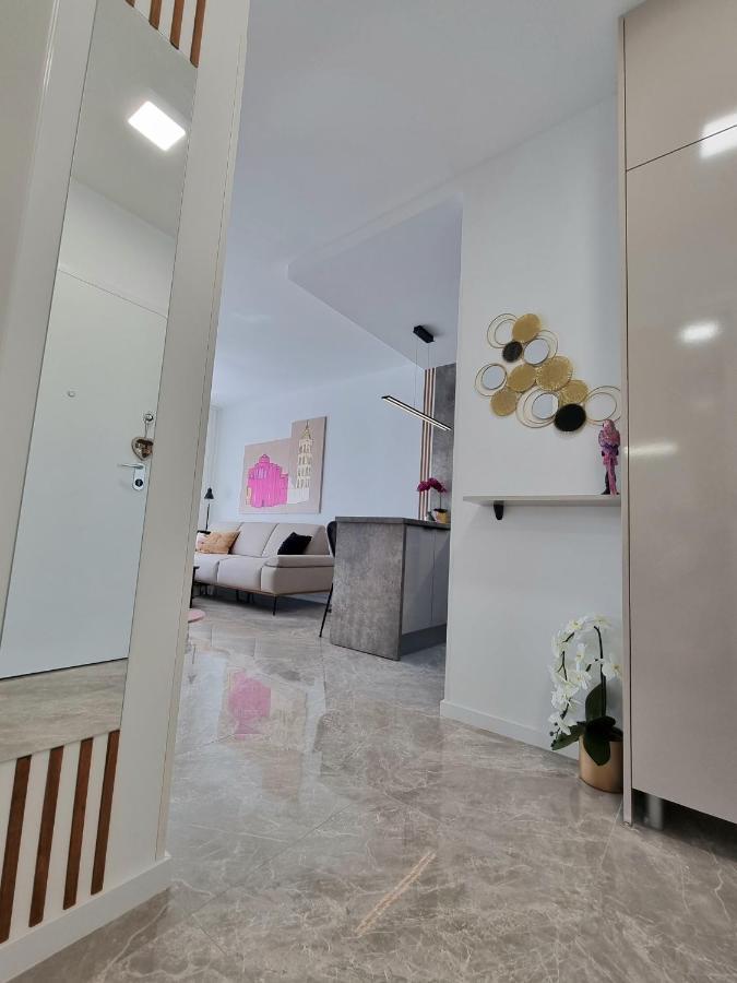 Apartment "50 Shades" With Balcony And Free Parking In The Garage ザダル エクステリア 写真