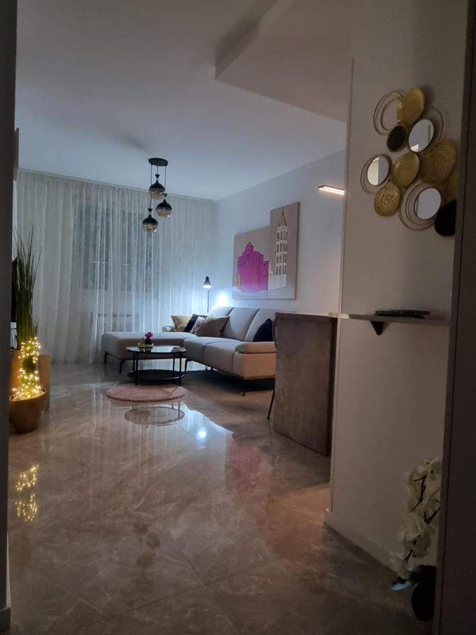 Apartment "50 Shades" With Balcony And Free Parking In The Garage ザダル エクステリア 写真