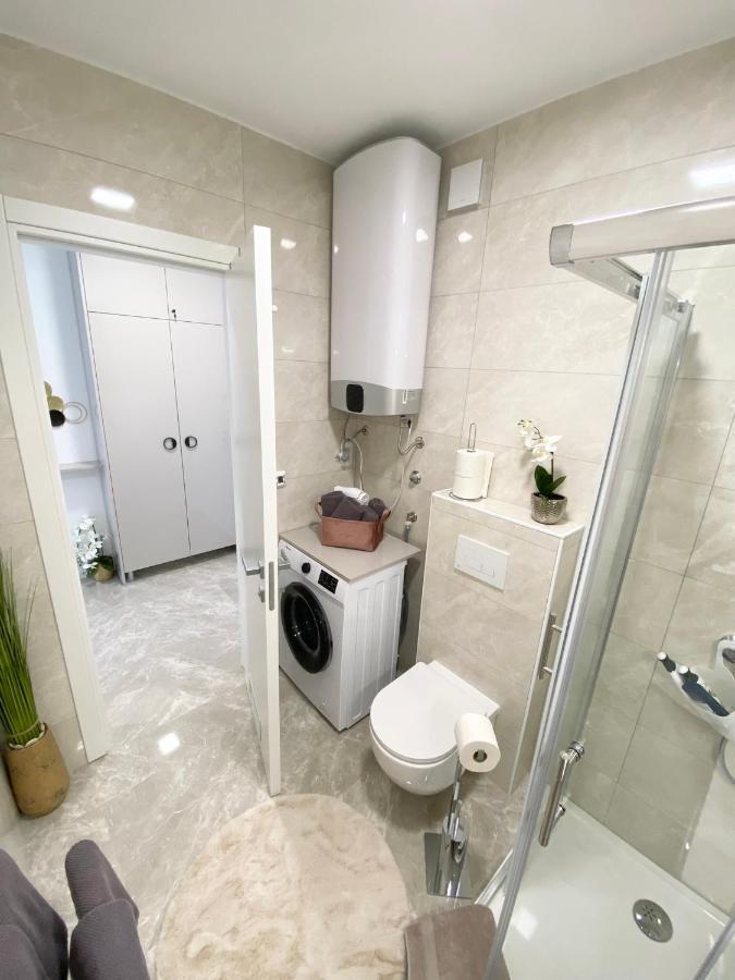 Apartment "50 Shades" With Balcony And Free Parking In The Garage ザダル エクステリア 写真