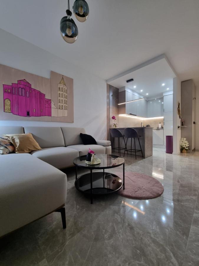 Apartment "50 Shades" With Balcony And Free Parking In The Garage ザダル エクステリア 写真