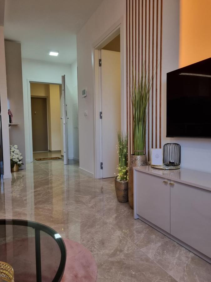 Apartment "50 Shades" With Balcony And Free Parking In The Garage ザダル エクステリア 写真