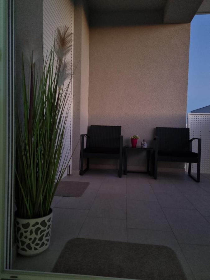 Apartment "50 Shades" With Balcony And Free Parking In The Garage ザダル エクステリア 写真