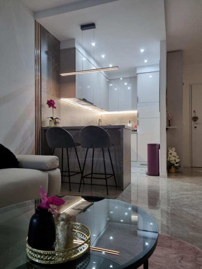 Apartment "50 Shades" With Balcony And Free Parking In The Garage ザダル エクステリア 写真