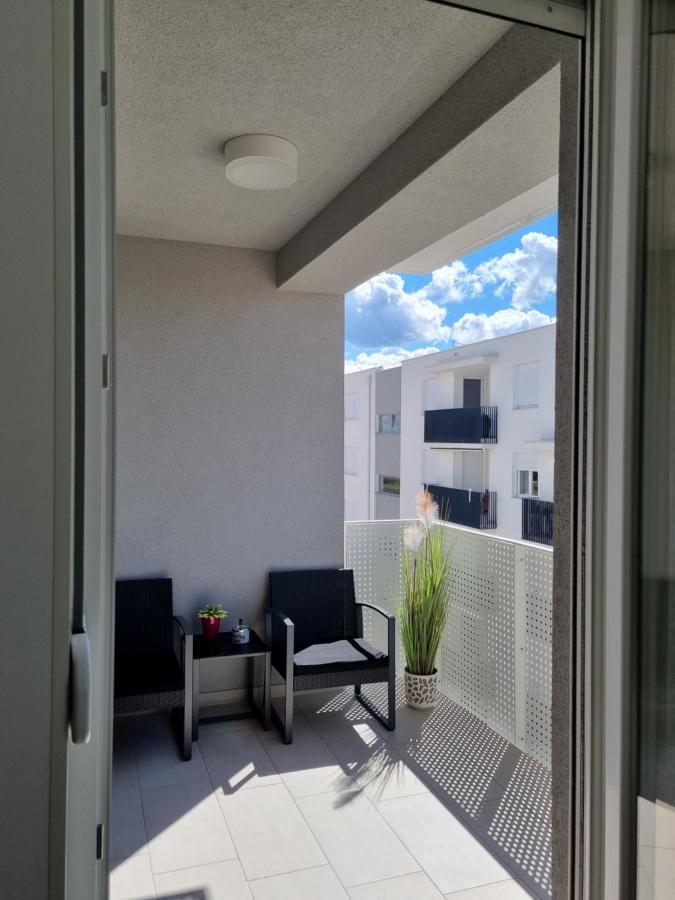 Apartment "50 Shades" With Balcony And Free Parking In The Garage ザダル エクステリア 写真