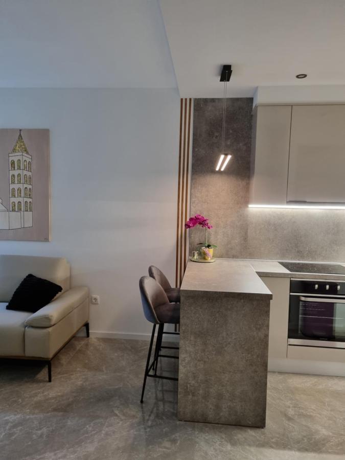 Apartment "50 Shades" With Balcony And Free Parking In The Garage ザダル エクステリア 写真