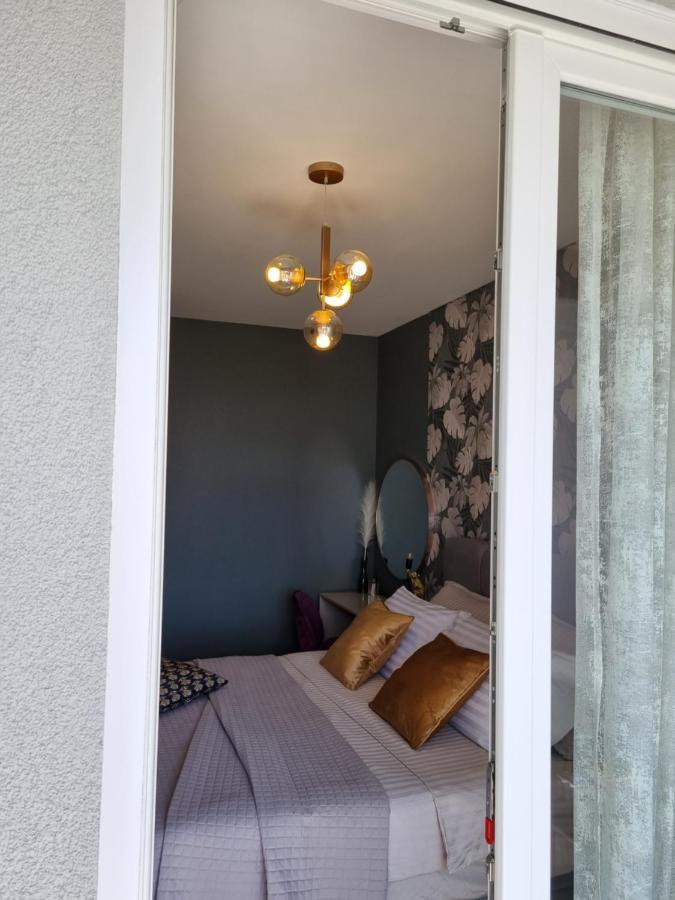 Apartment "50 Shades" With Balcony And Free Parking In The Garage ザダル エクステリア 写真